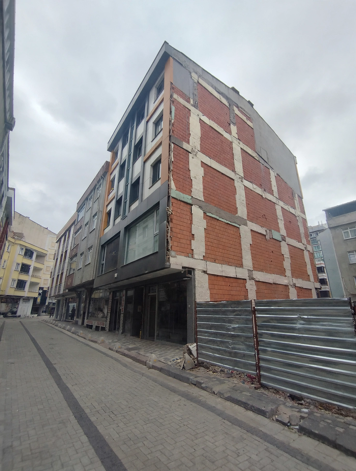 Mutlu Apartman